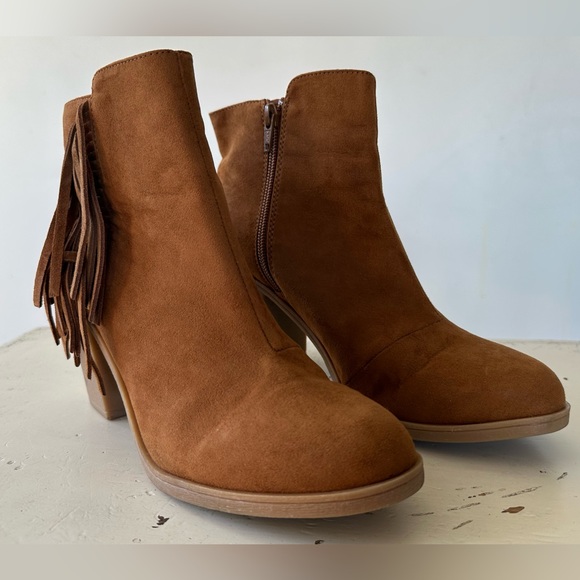 DIVIDED by H&M Cognac Suede Fringe Booties Size 8 - Picture 7 of 9